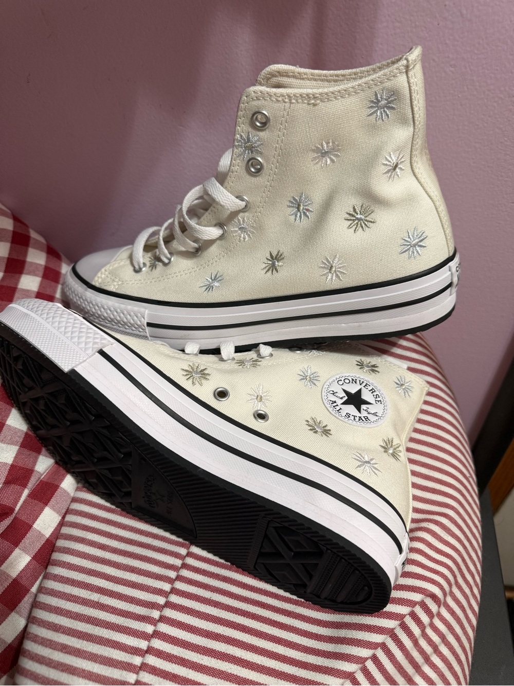 Converse High Top Sneakers in Cream with Embroidered Flowers Size 8